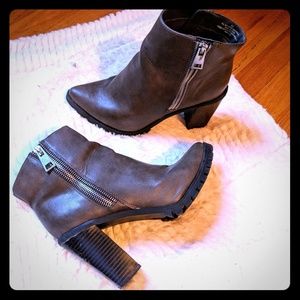 ❌SOLD❌Adorable Army Green Booties